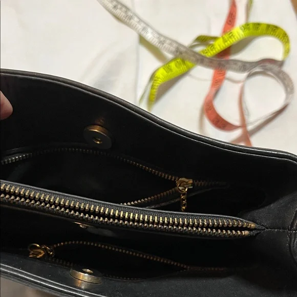 Coach Vintage Elegant Black Leather Shoulder Bag - Picture 12 of 16